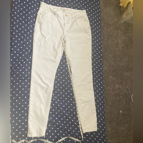 Jennifer Lopez Skinny Jeans; Size 8 - Picture 2 of 6